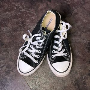 black low top converse